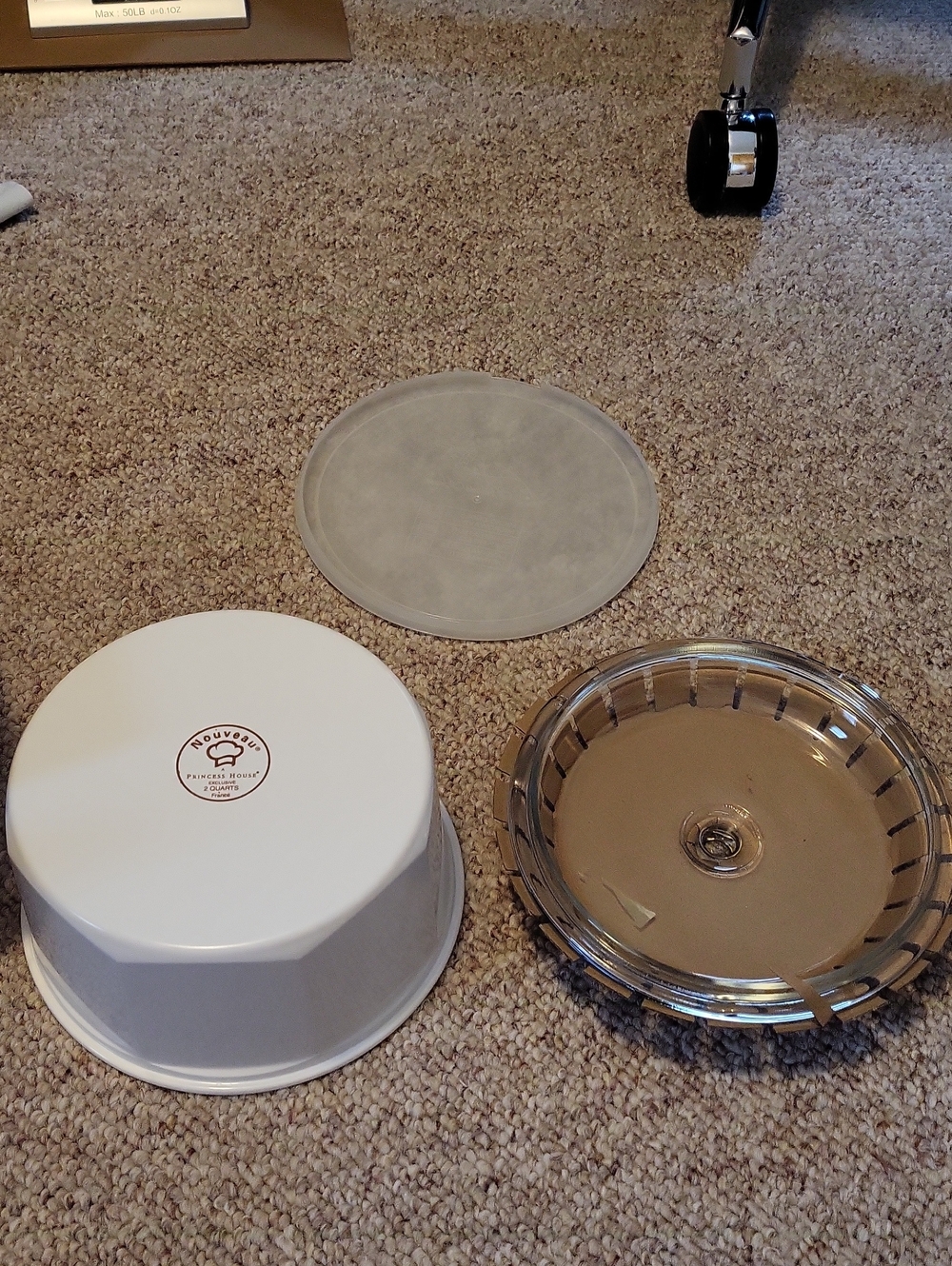 Princess House White Ceramic Baker with Clear Glass Lid and Gray Silicone Trivet